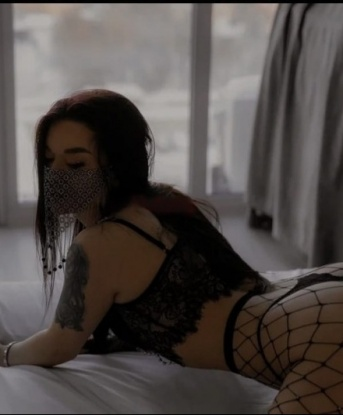 Нежная и страстная девочка ждет звонка от мужчины, готового насладиться каждым моим прикосновением. Со мной ты почувствуешь себя настоящим королем! 12809, 22 года